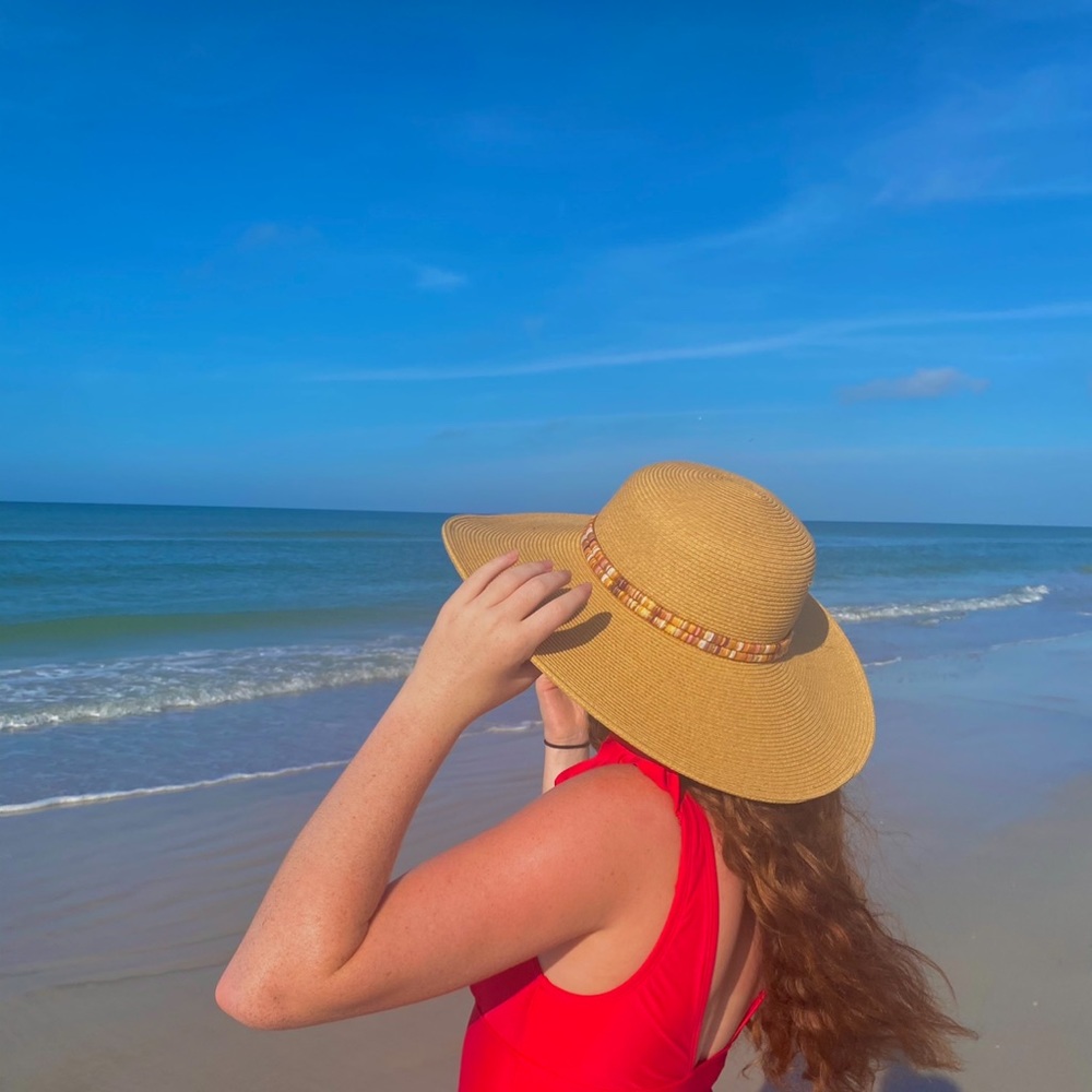 Floppy beach hat - Picture 2 of 5